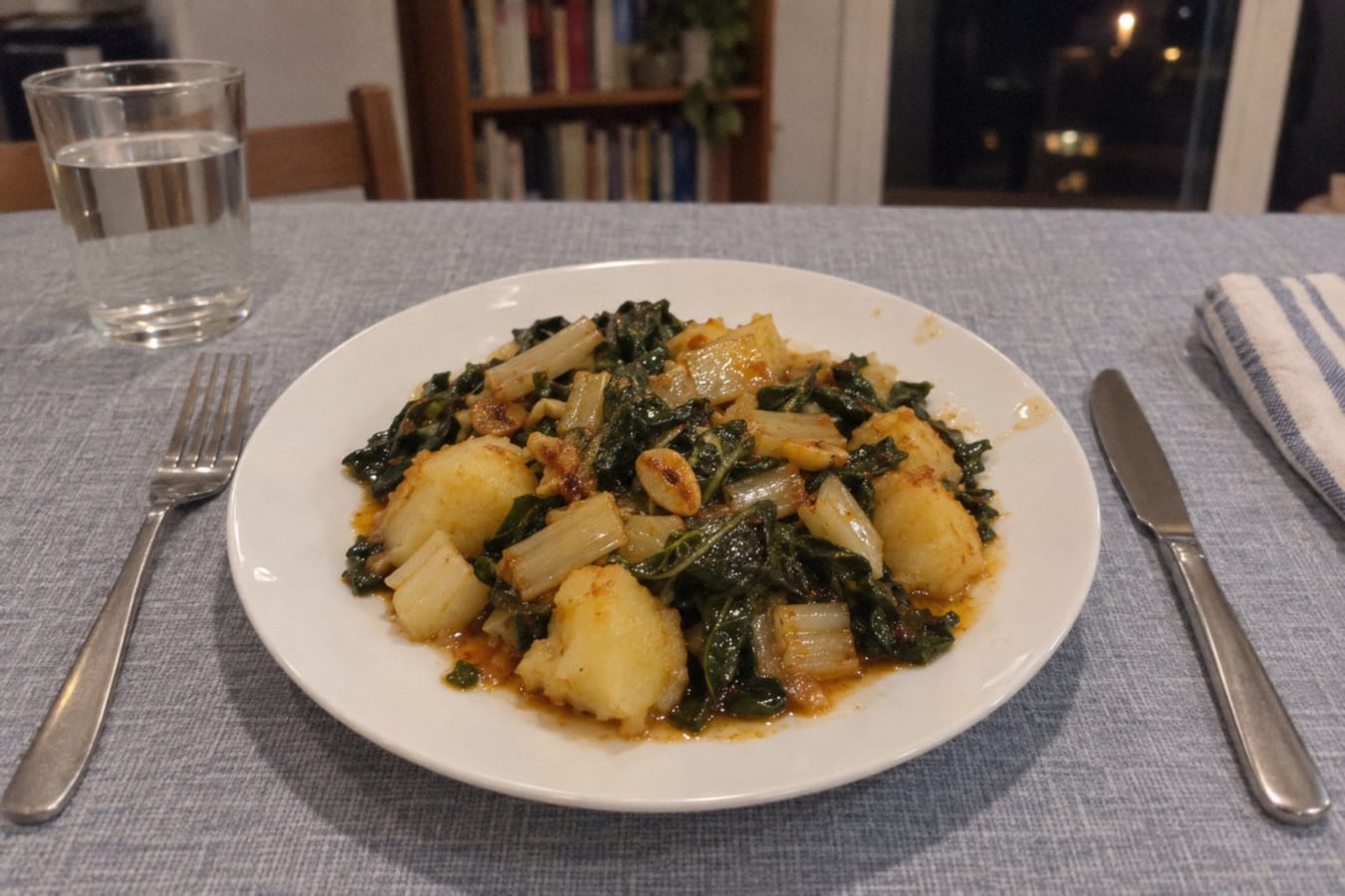 Mangold med potatis och vitlök