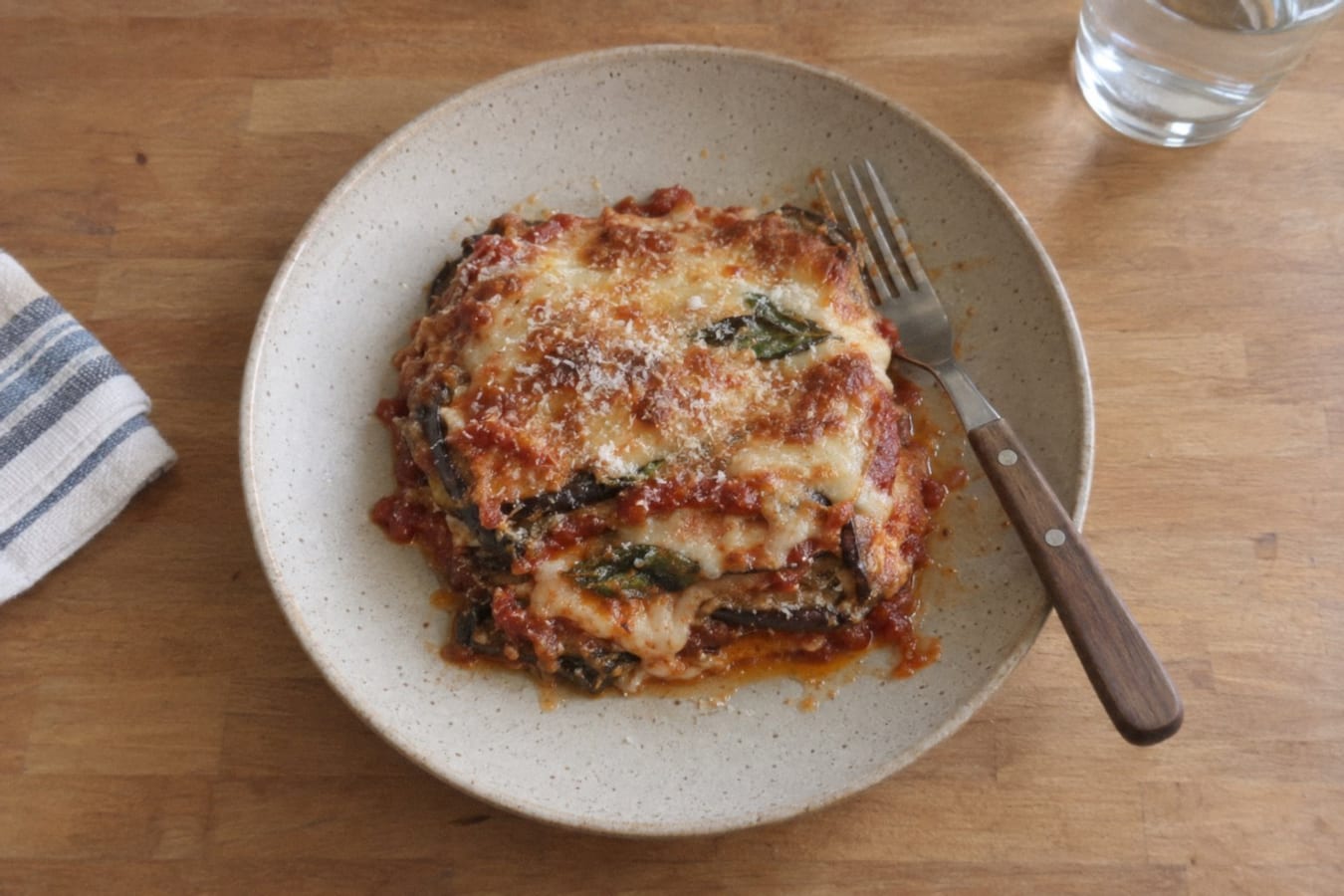 Aubergine alla parmigiana – gratäng med tomatsås och mozzarella