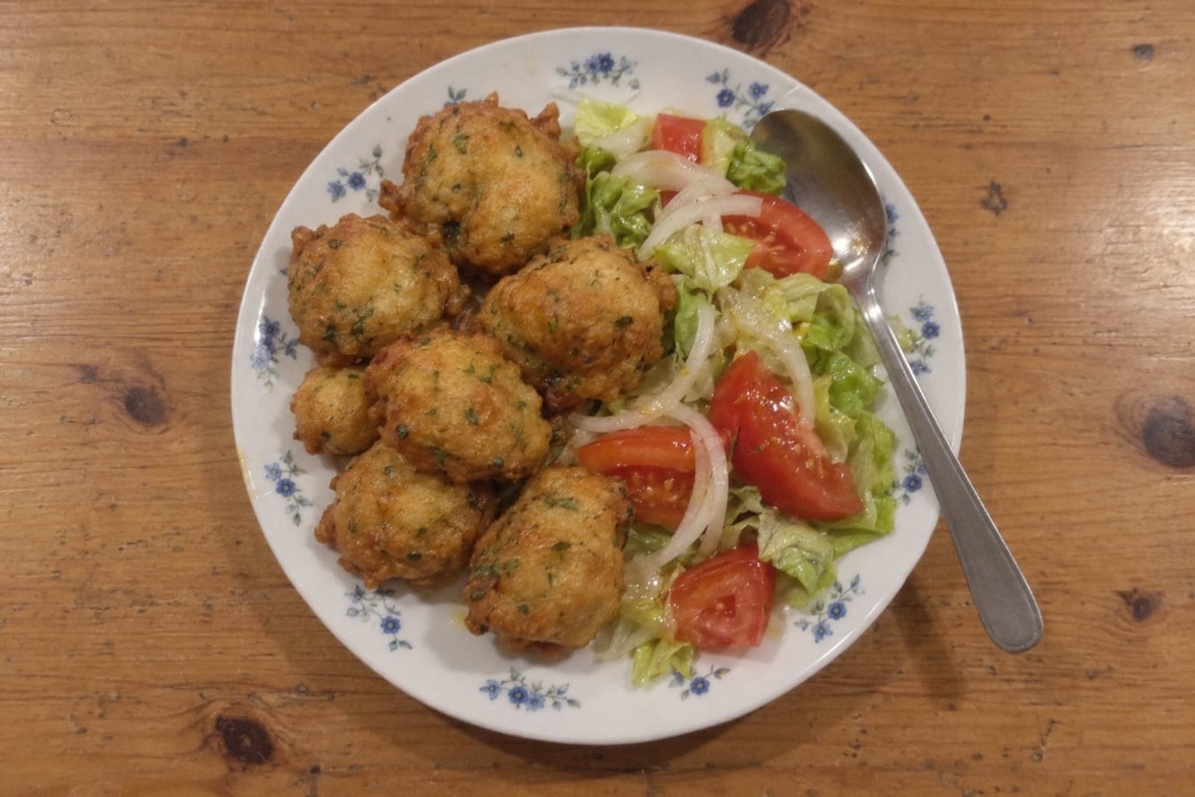 Salt cod fritters (buñuelos de bacalao) with salad