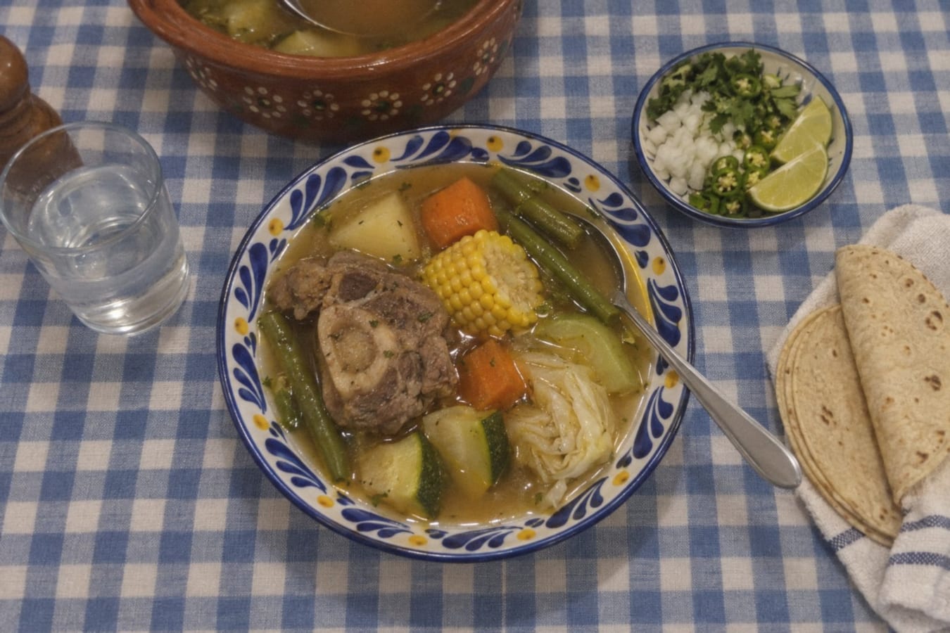 Caldo de res – Mexican beef and vegetable soup