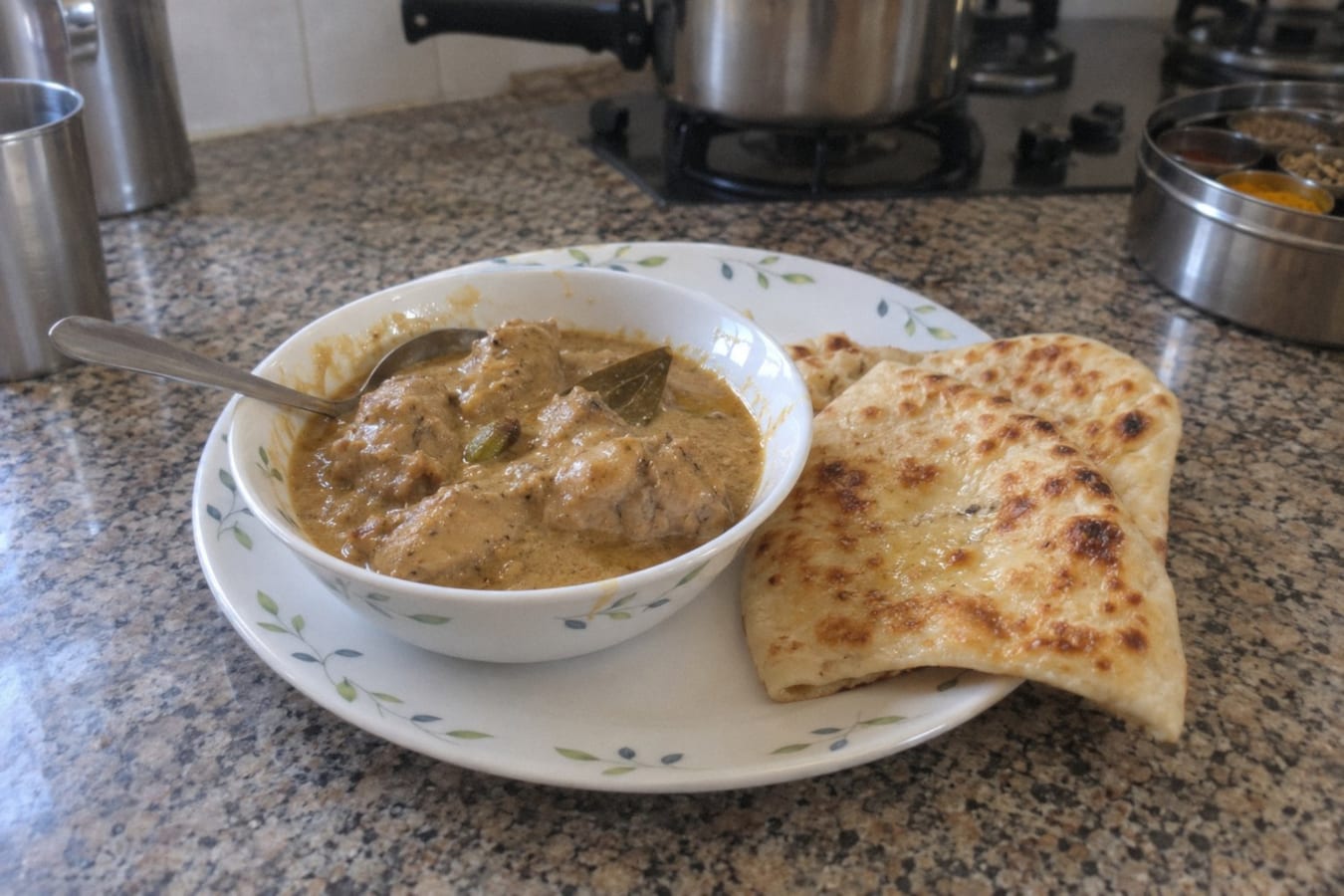 Chicken korma with naan