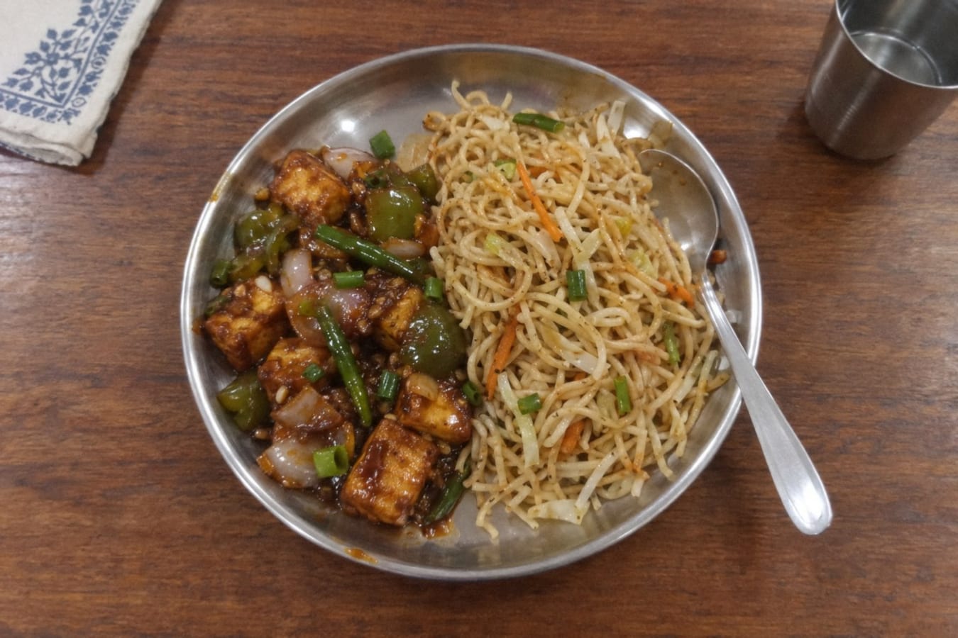 Chilli paneer with hakka noodles