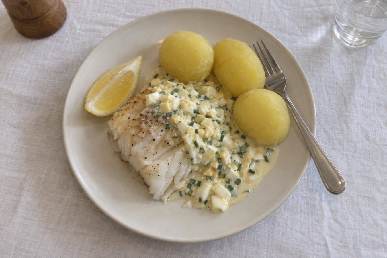 Cod with egg sauce