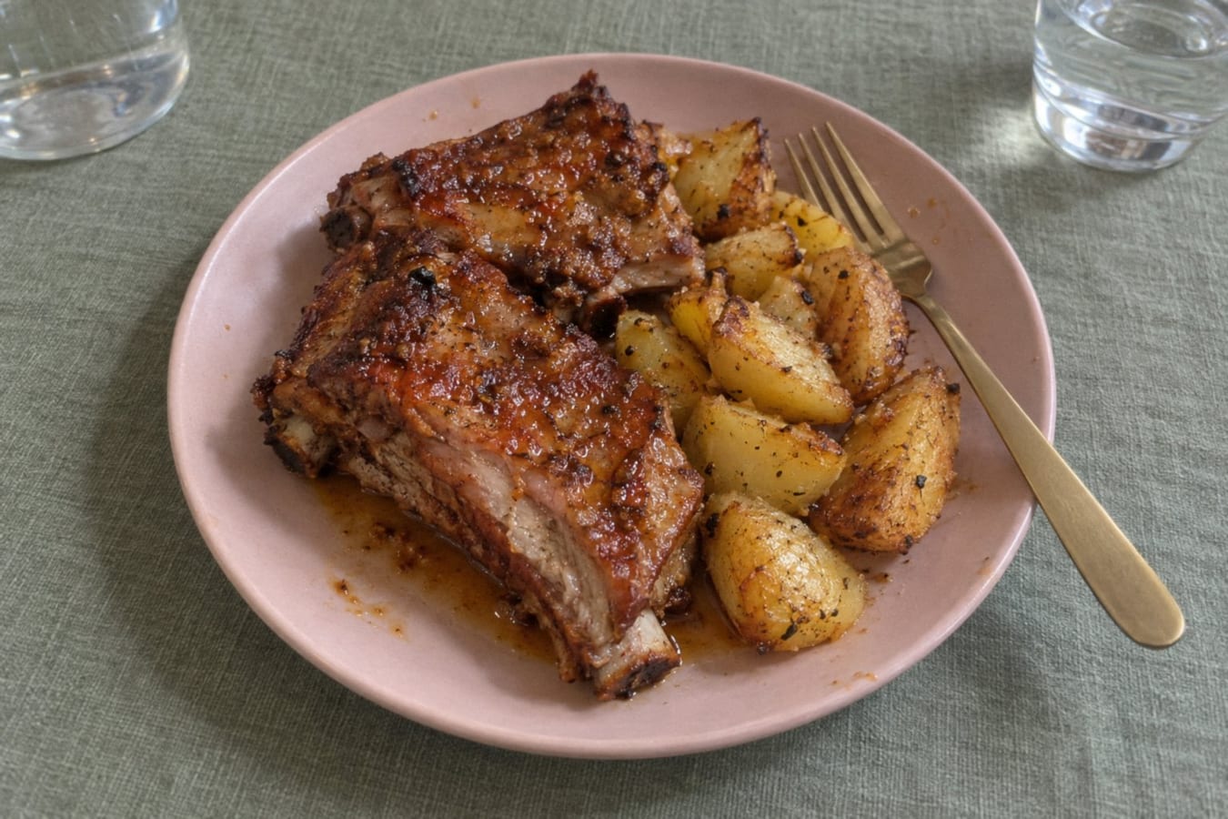 Costillas de cerdo al horno con patatas