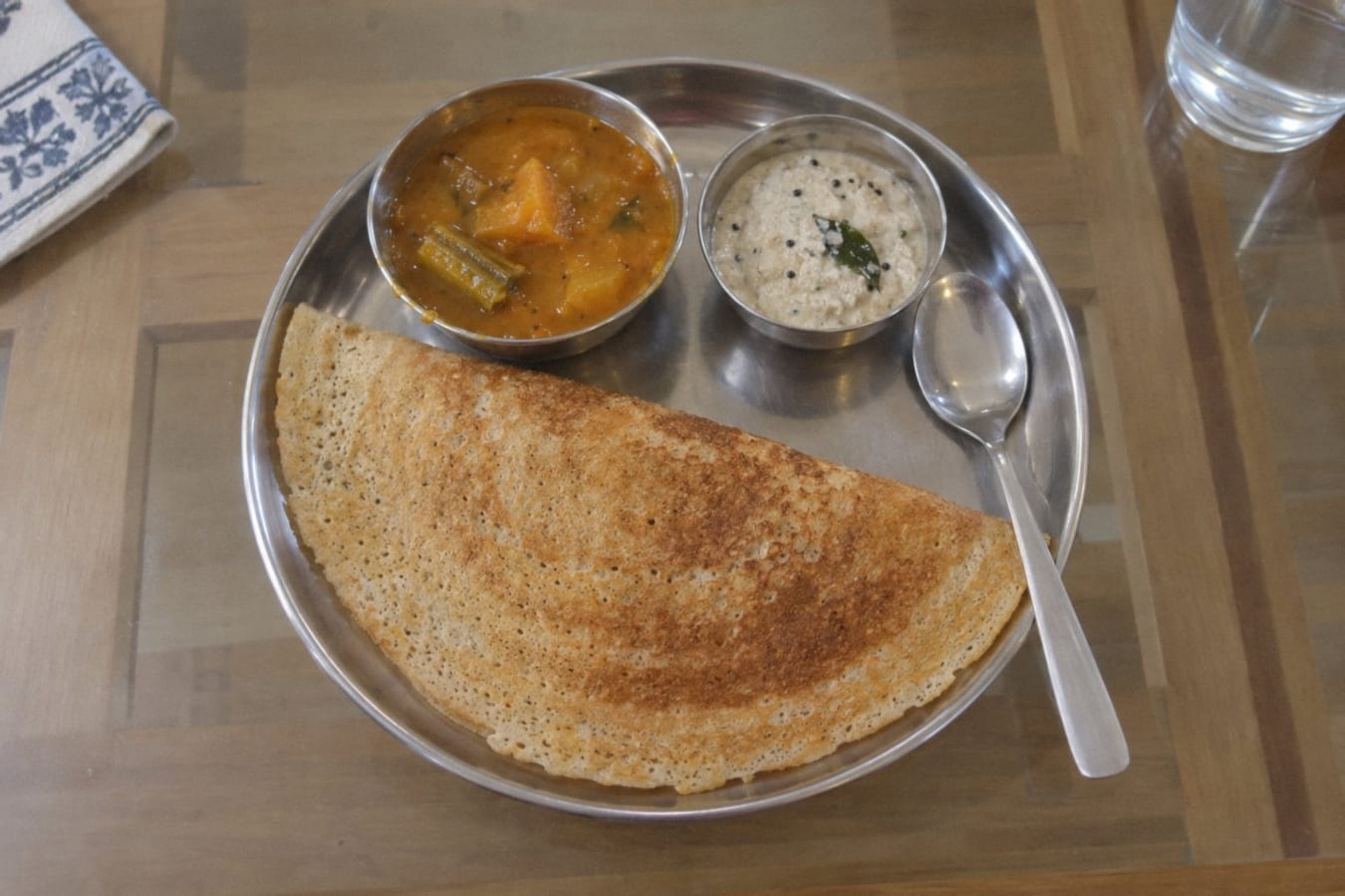 Dosa with sambar and coconut chutney