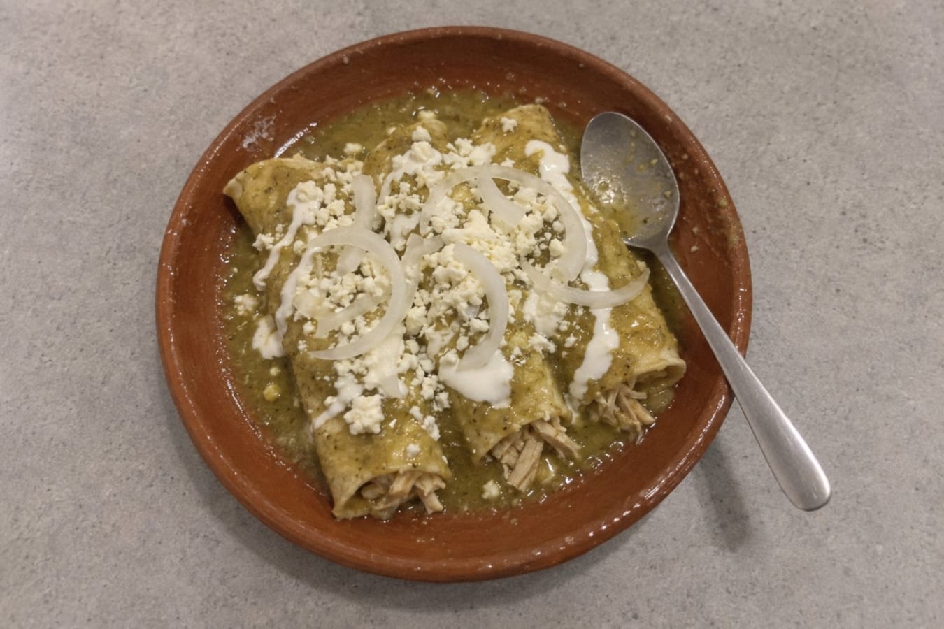 Enchiladas verdes – majstortillor med kyckling i grön tomatillosås