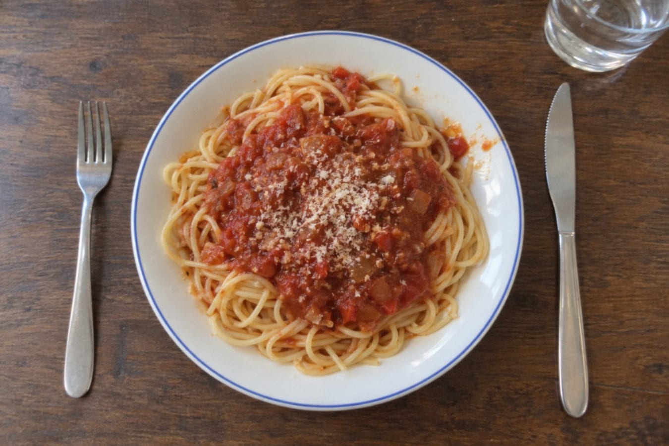 Pasta with tuco (Argentine tomato sauce)