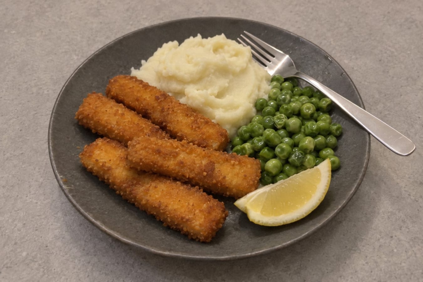 Fish fingers with mashed potatoes