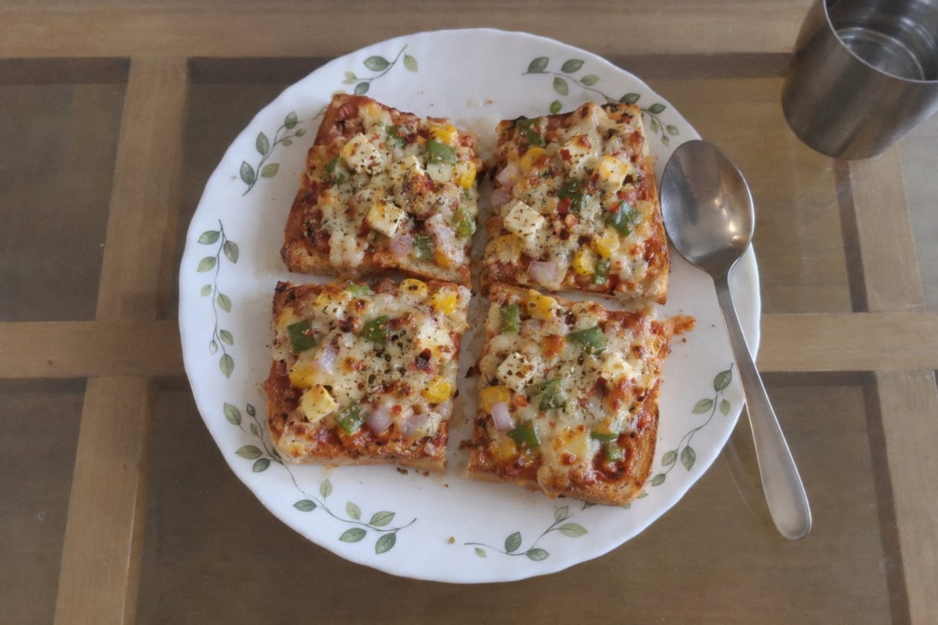 Bread pizza on a tawa