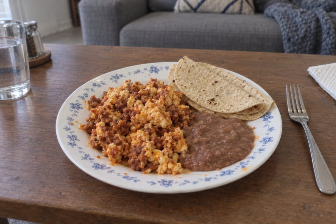 Huevo con chorizo – eggs scrambled with Mexican chorizo