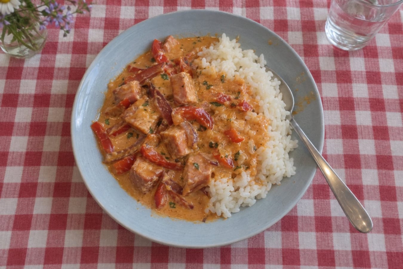 Creamy kassler stew with peppers and rice