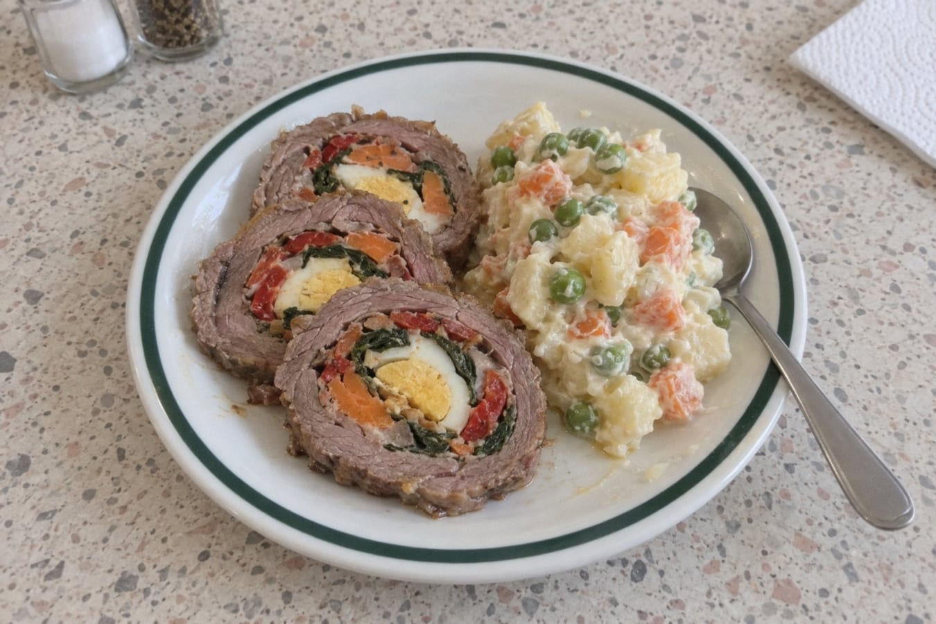 Matambre relleno con ensalada rusa