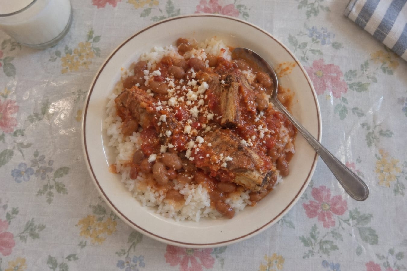 Morisqueta – rice and beans with pork ribs in tomato salsa