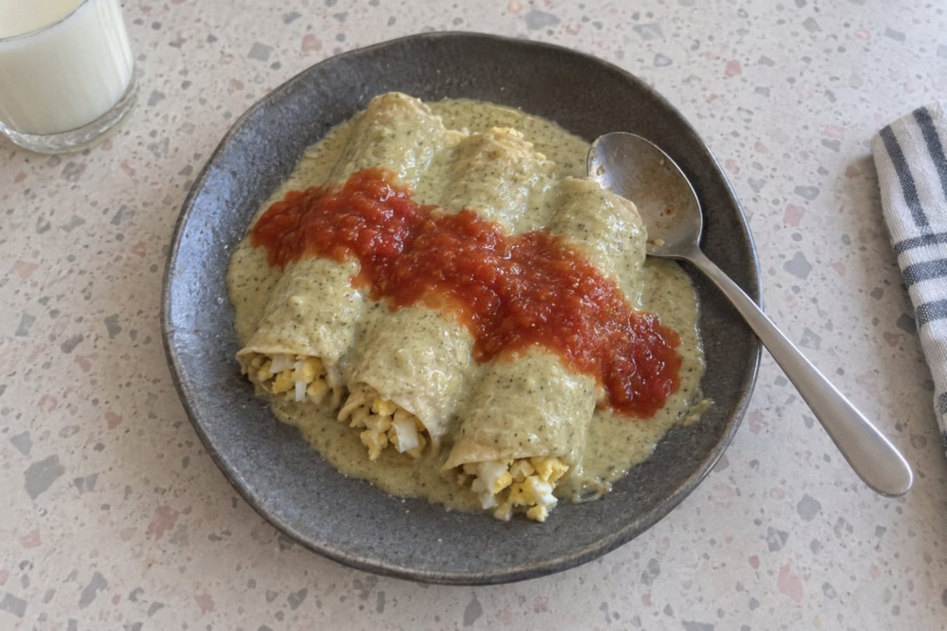 Papadzules – äggfyllda tortillor i pumpafrösås (Yucatán)