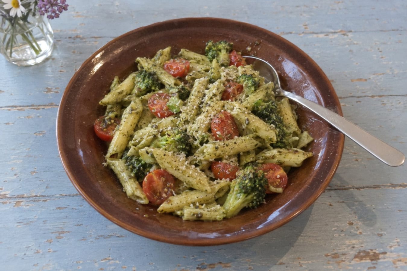 Pesto pasta with broccoli