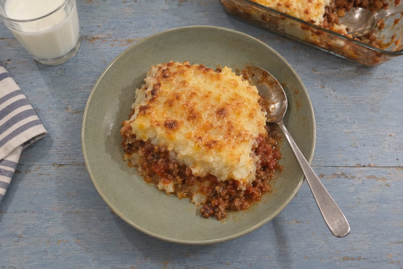 Minced meat and mashed potato bake (pastel de patata y carne)