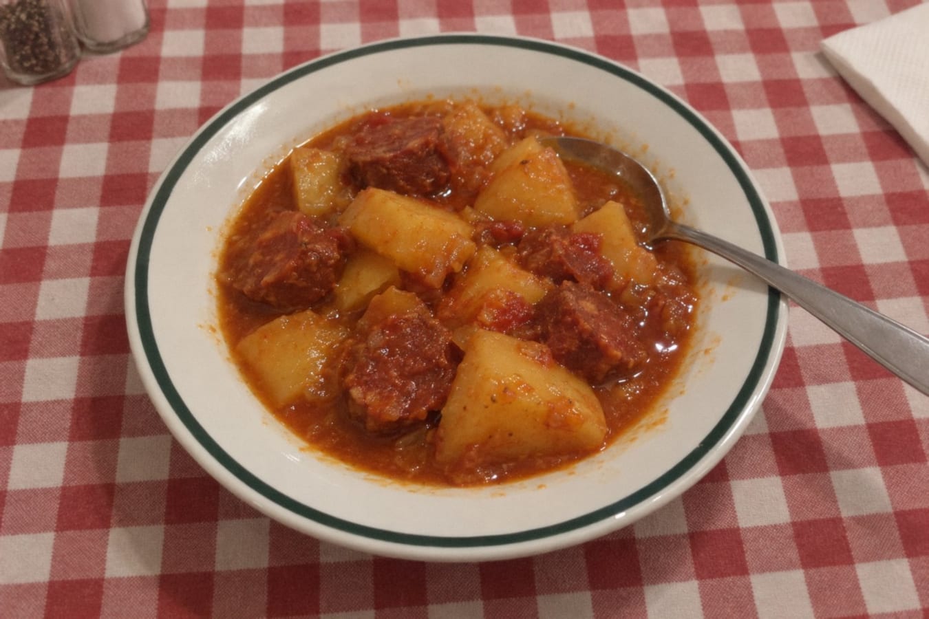 Patatas a la riojana – potatisgryta med chorizo