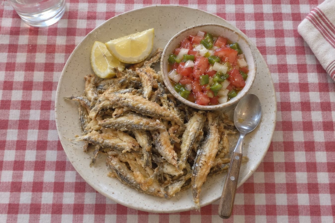 Pescaíto frito – friterade färska sardeller med pipirrana