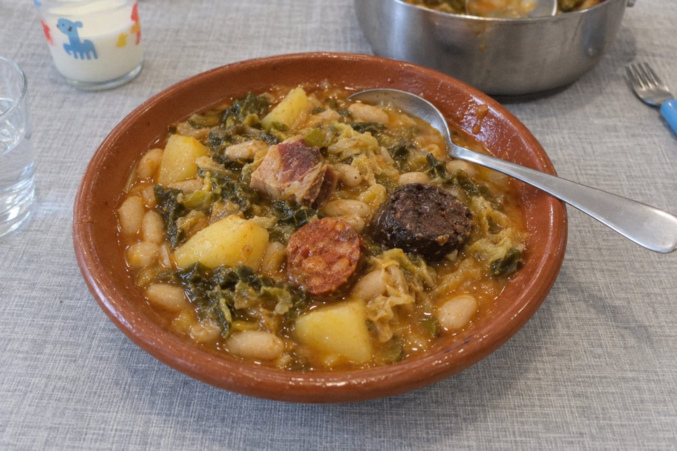 Pote asturiano – Asturian cabbage and bean stew