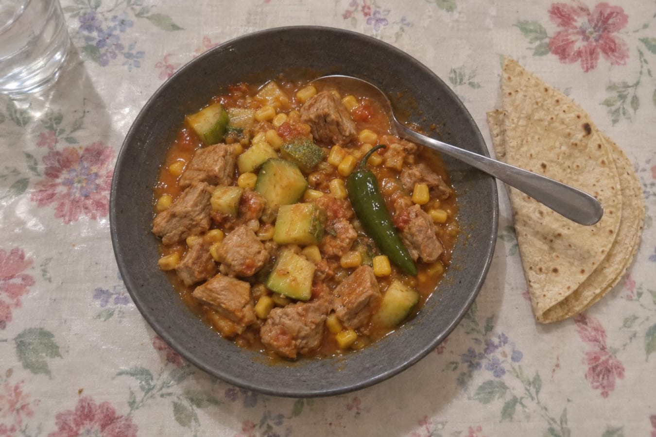 Puerco con calabacitas – fläskgryta med squash och majs