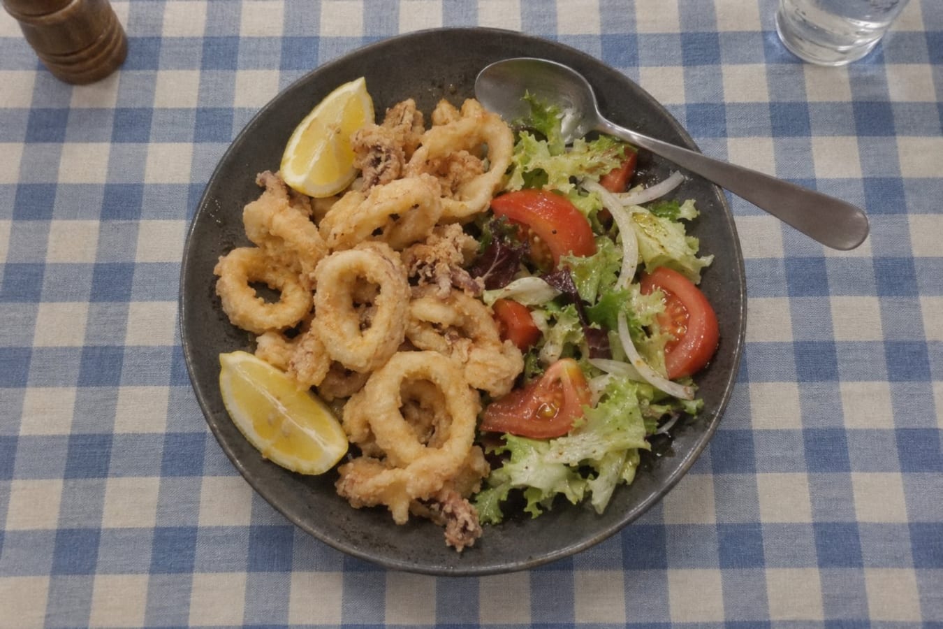 Rabas – fried squid rings with salad