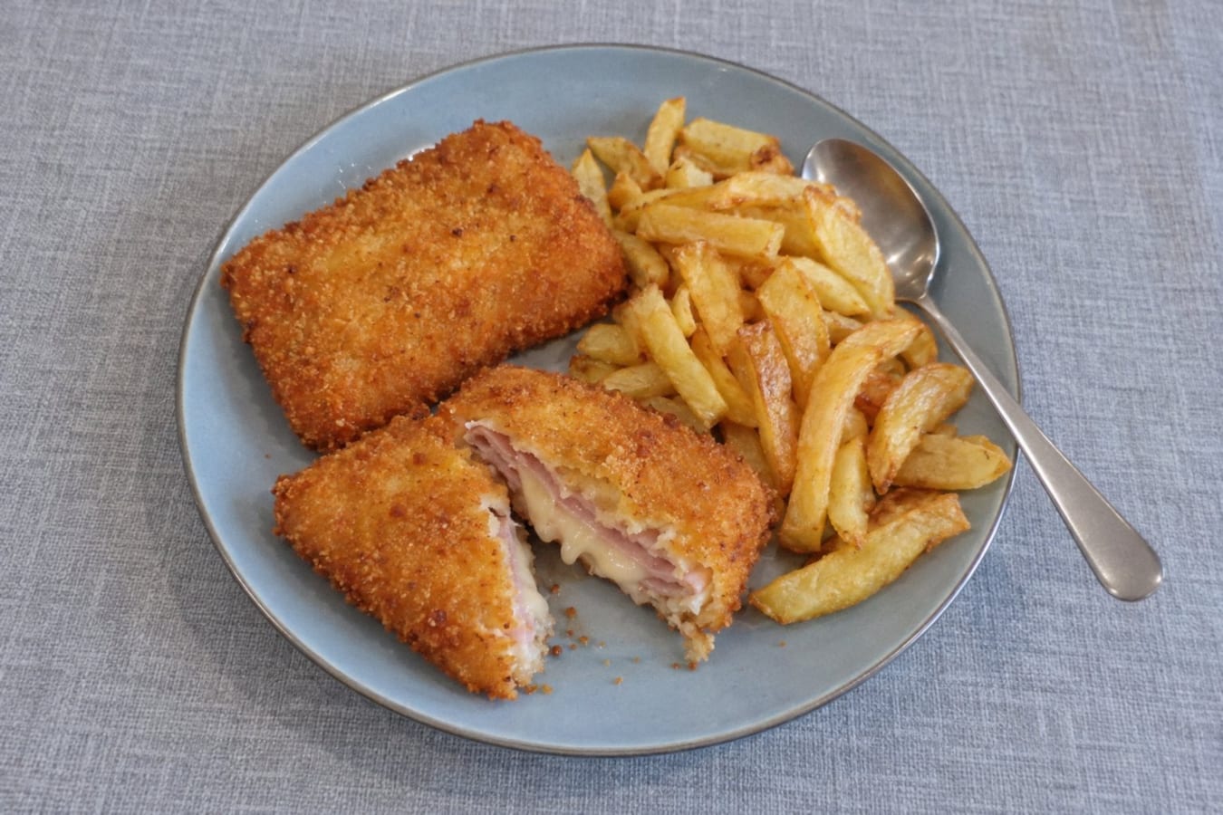 San jacobos – breaded ham and cheese with chips