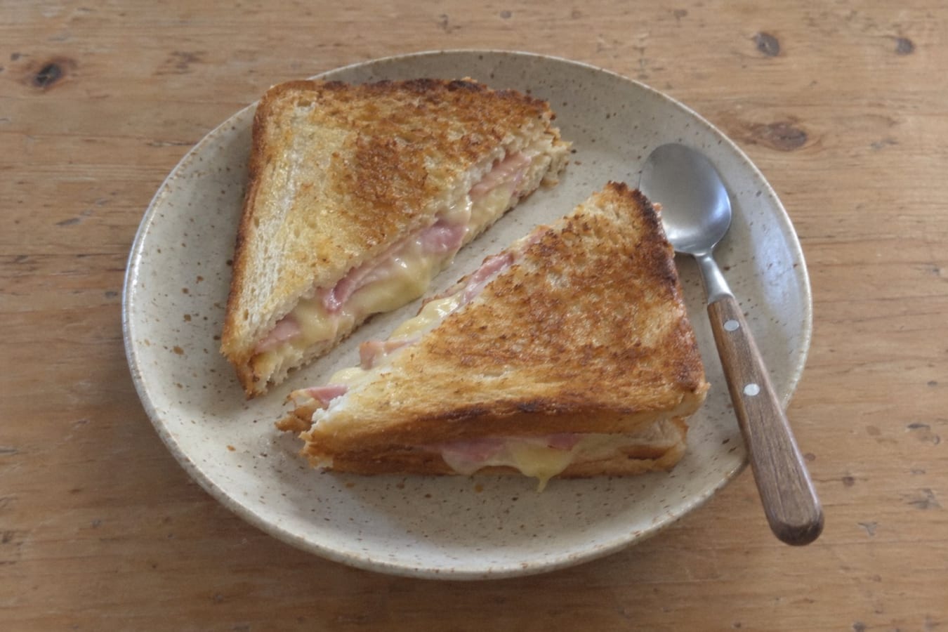 Ham and cheese toastie (sándwich mixto)