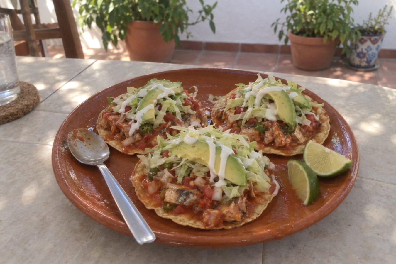 Sardinas en salsa – sardiner i tomatsås på tostadas