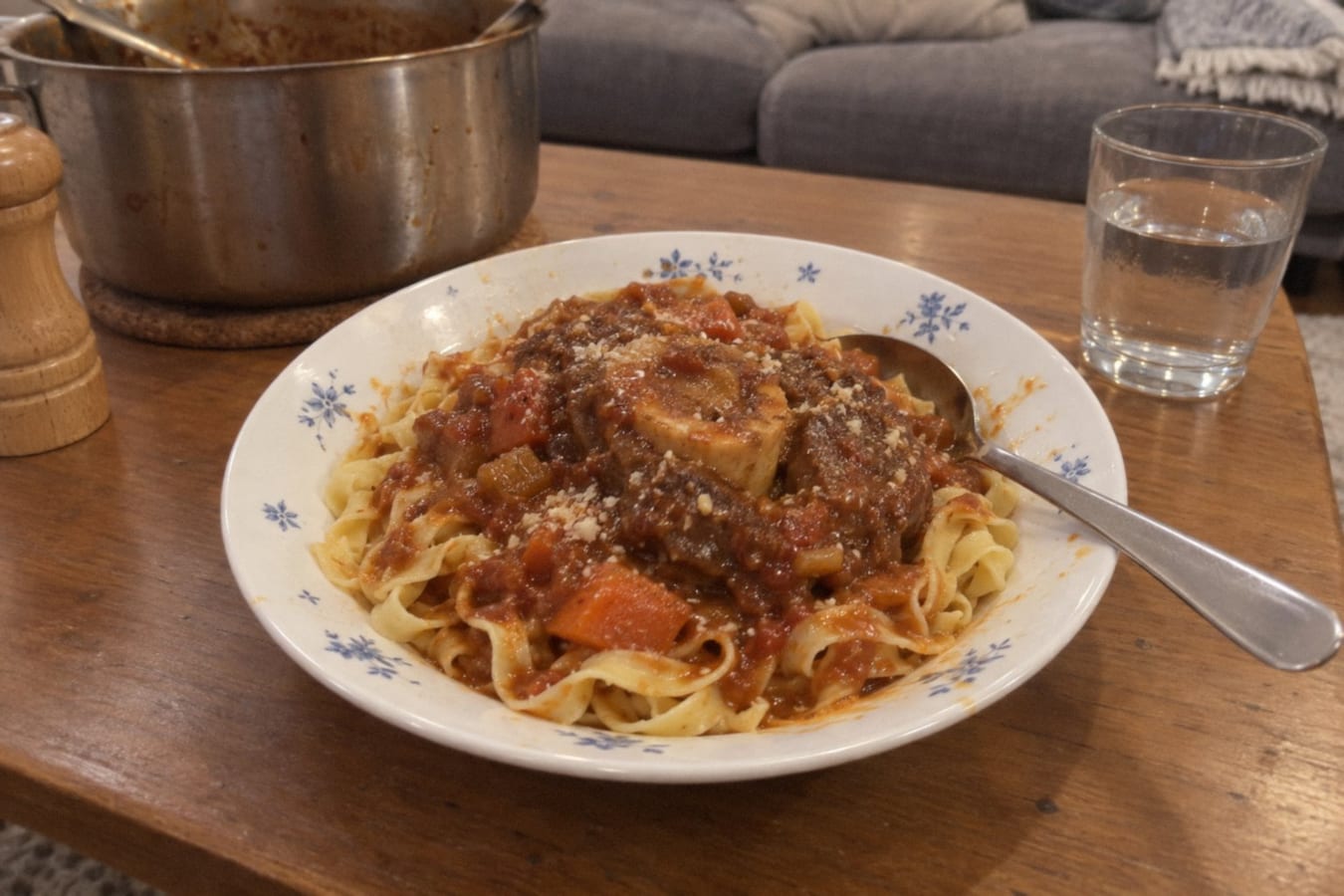 Tallarines con estofado – tagliatelle with osso buco braised in tomato and red wine