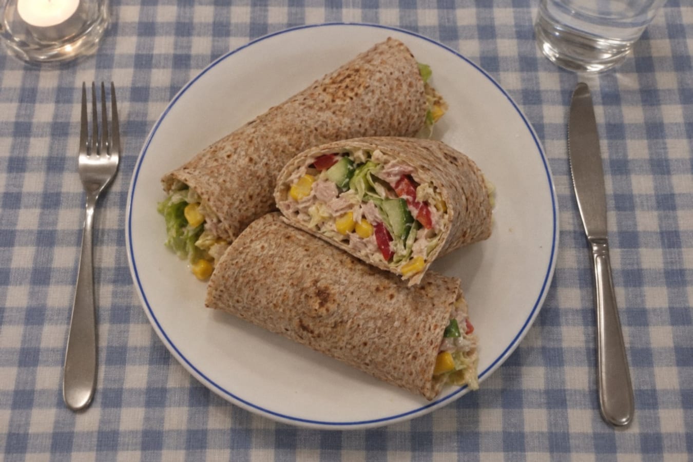 Tuna wraps with sweetcorn, pepper and lettuce