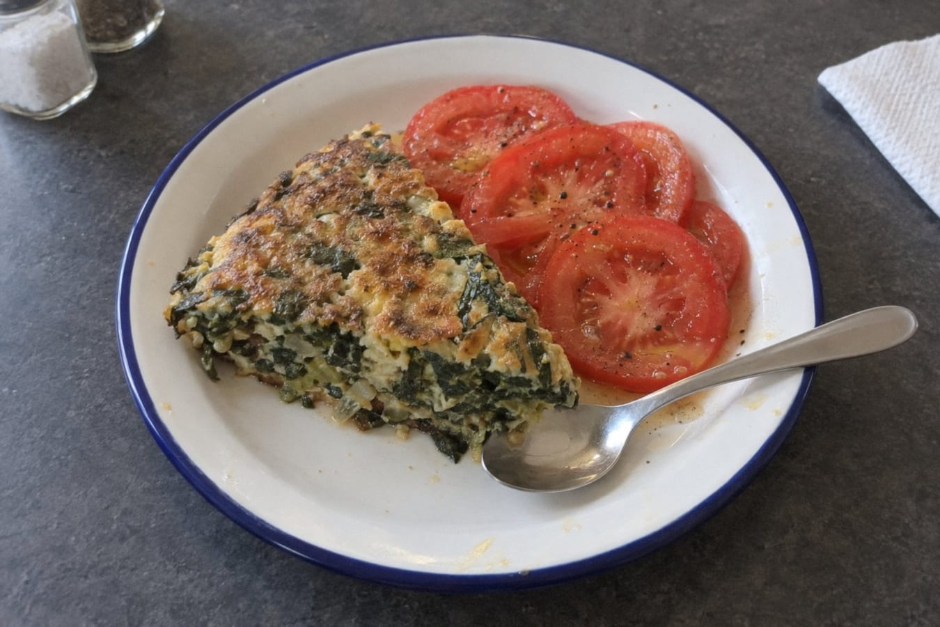 Tortilla de acelga – Swiss chard omelette with tomato salad