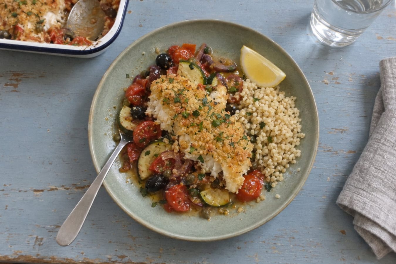 Ugnsbakad sej med tomat, oliver och bulgur