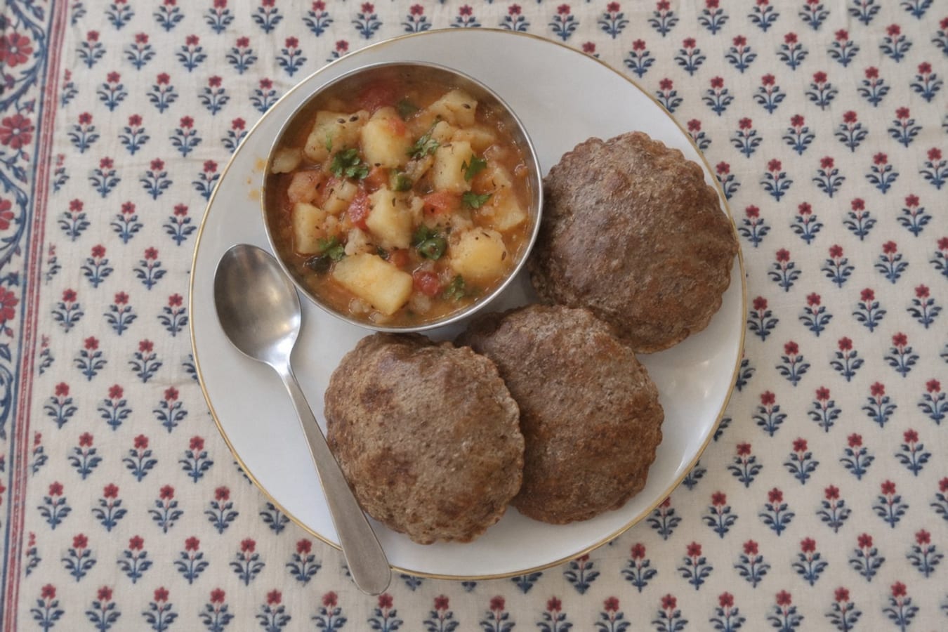 Vrat wale aloo with kuttu puri